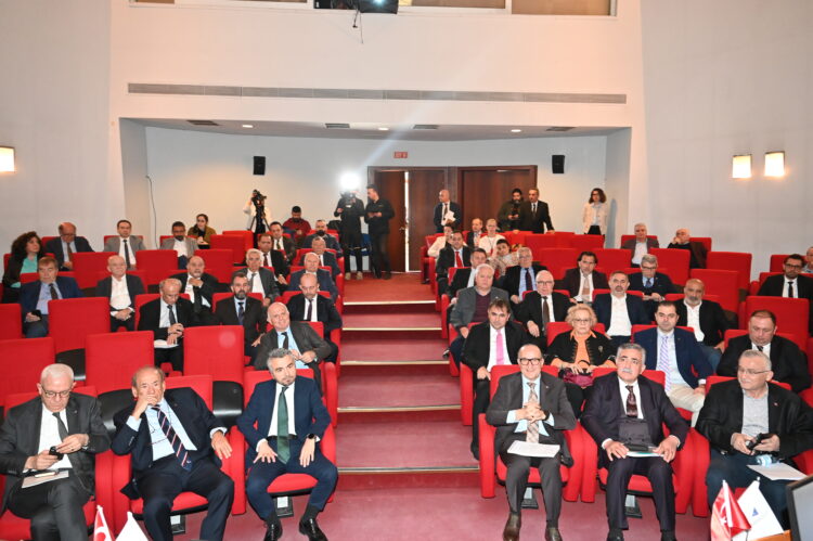 KSO Meclisine Kredi Garanti Fonu Başkanı Erdoğan Özegen konuk oldu